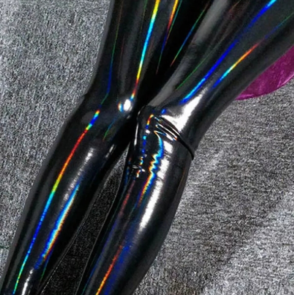 PVC STRETCH Iridescent 'Oil Slick' Leggings - Picture 10 of 16